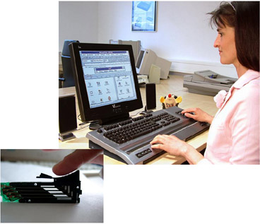 Bild på kvinna som använer Modular Evolution